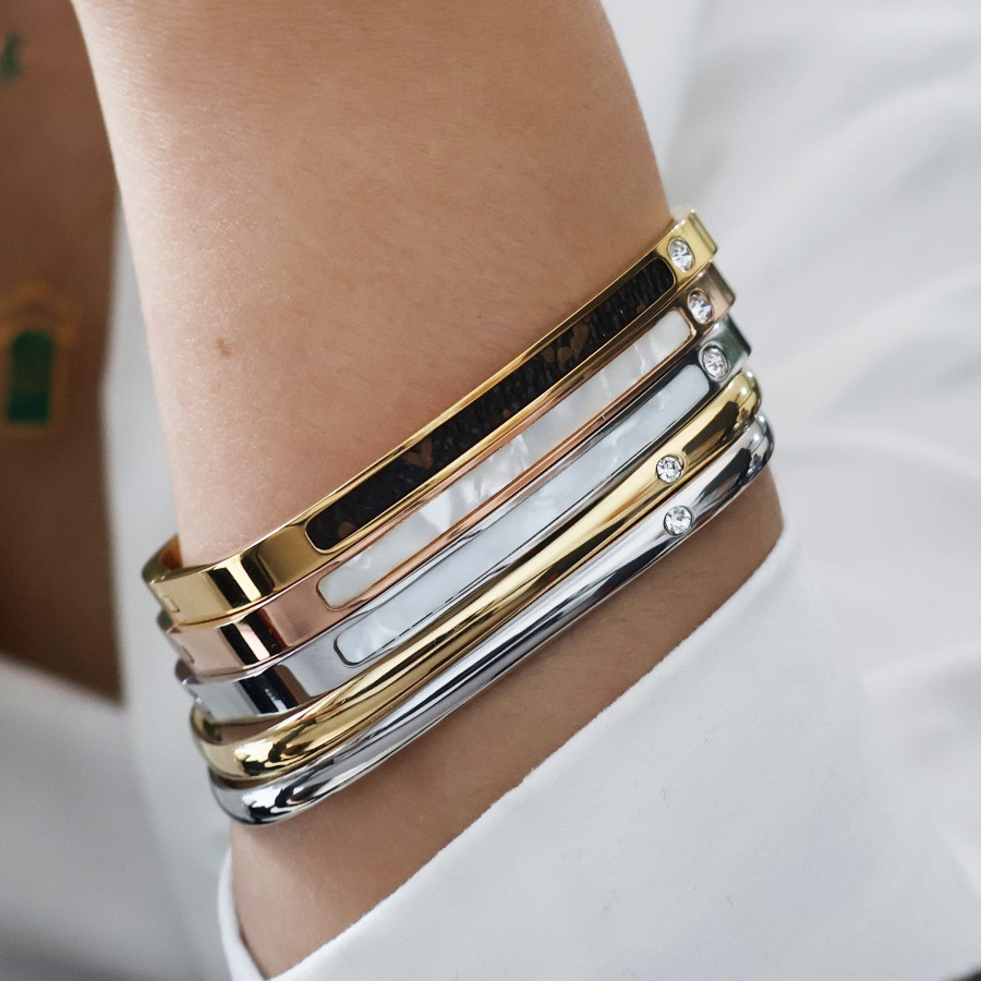 Retro Classic Style Square 304 Stainless Steel 18K Gold Plated Shell Bangle In Bulk display picture 10