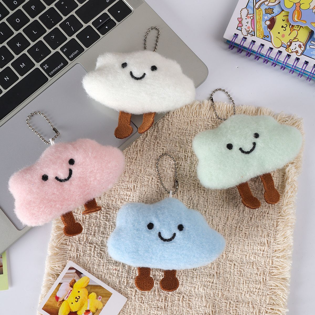 Instagram Celebrity Cotton Cloud Keychain Pendant with Soft and Cute White Cloud Design, Small Gift