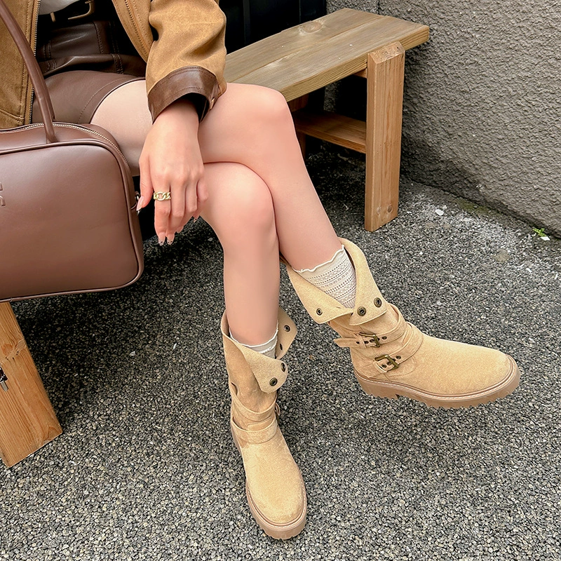 Ботинки Martens полусезонные с меховой подкладкой, платформенная подошва, средней высоты