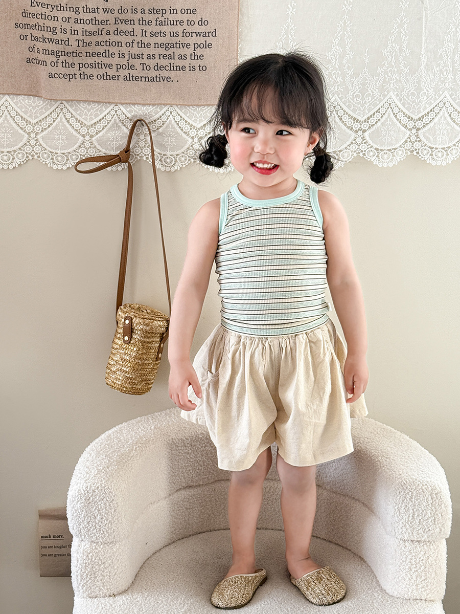 Ropa para niños de caña de pera Chaleco para niñas Verano delgado 2025 Nuevo estilo Camisola a rayas para niños Top A Ropa de bebé