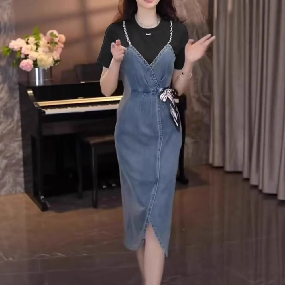 Vintage Contrast Color Denim Patchwork Round Neck Dress for Women with Tie Waist Slimming Elegant Slit Long Dress