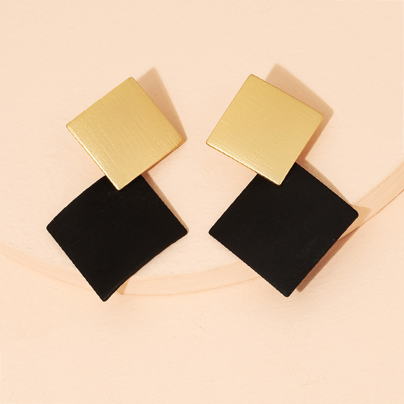 Korean Contrast Color Alloy Earrings Wholesale display picture 6