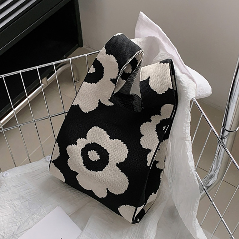 Nuevo bolso de punto para teléfono para mujer, bolso tejido suave en colores dopamina, bolso de mano con forma de corazón en estilo coreano con bloques de color.