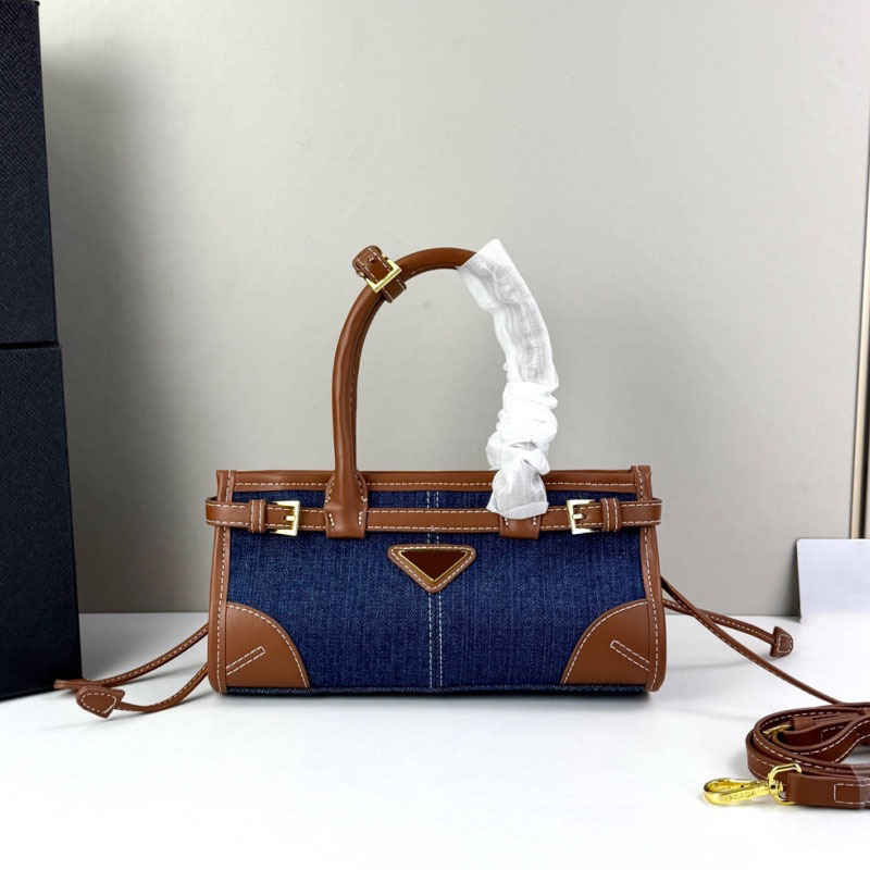 In-stock vintage distressed oil wax leather handbag with belt buckle and drawstring, versatile commuter baguette bag, shoulder and crossbody bag for women In-stock vintage distressed oil wax leather handbag with belt buckle and drawstring, versatile commuter baguette bag, shoulder and crossbody bag for women