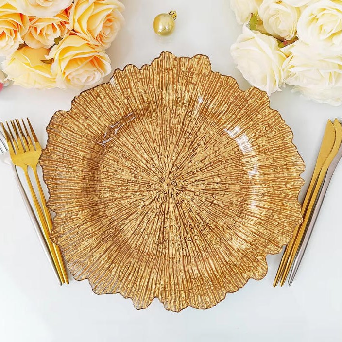 Nuevo diseño de decoración de mesa de boda plástico transparente cargador de borde irregular placa de melamina transparente redonda