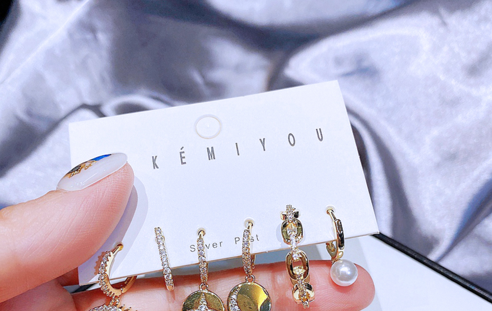 Yakemiyou Fashion Geometric Metal Zircon Earrings display picture 5