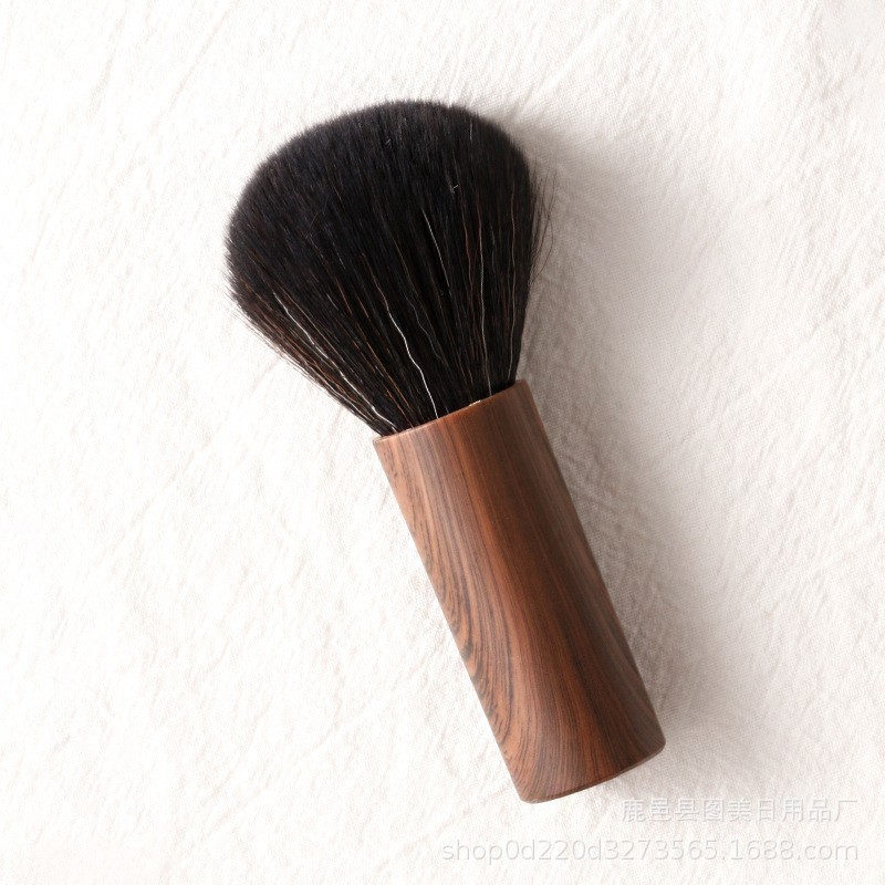 Walnut squirrel hair