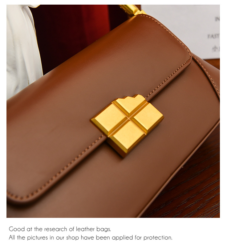 Women's Small Autumn Pu Leather Solid Color Vintage Style Square Zipper Underarm Bag display picture 4