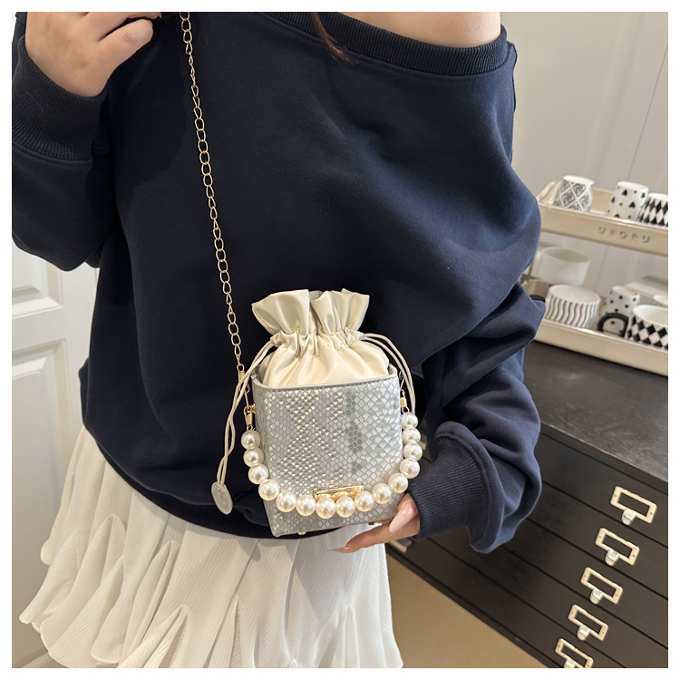 Borsa a secchiello con perle donna borsa a tracolla elegante_voghion.com