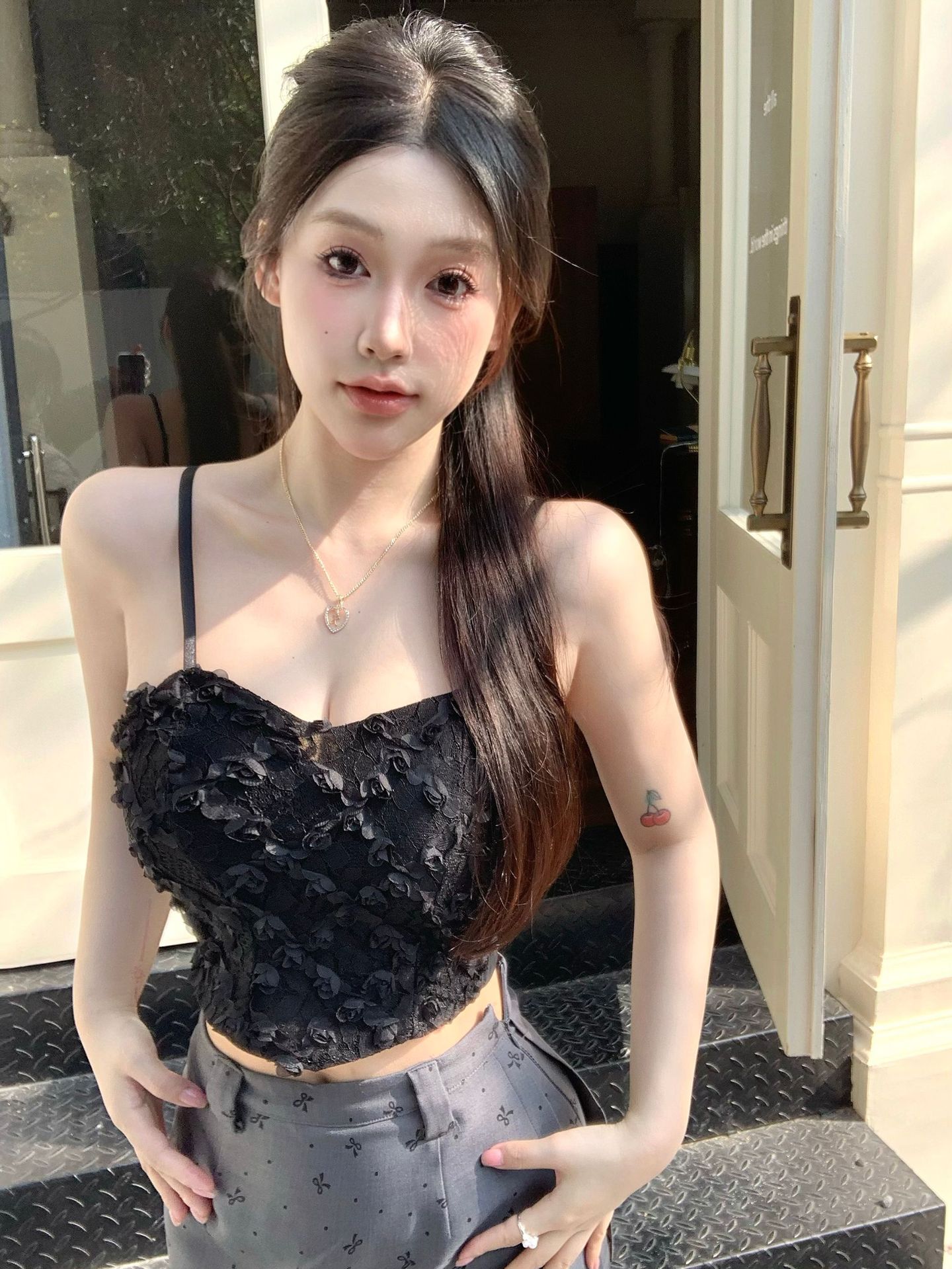 검은색
