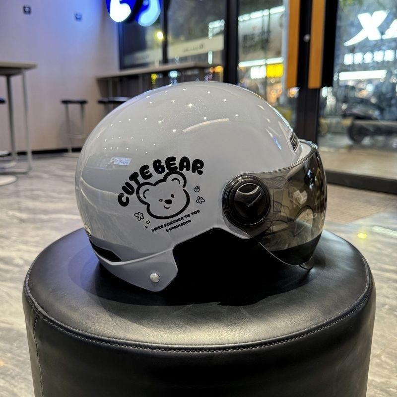 Cute certified electric bike helmet, autumn and winter motorcycle helmet for men and women, half helmet, cold-resistant, suitable for all seasons, and provides warmth in winter