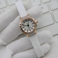 �W���r�Џ͹ňA���荗l�Ů�� ���z�펧С�ɂ���Ůʿ�ֱ� �W����