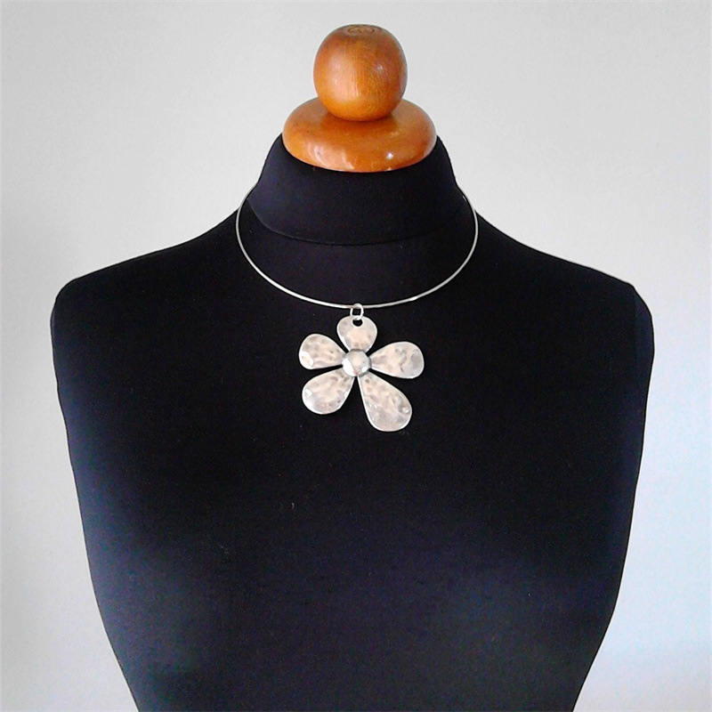 1 Piece Quantity Street Occasion Chinoiserie Flower Alloy Women's Choker