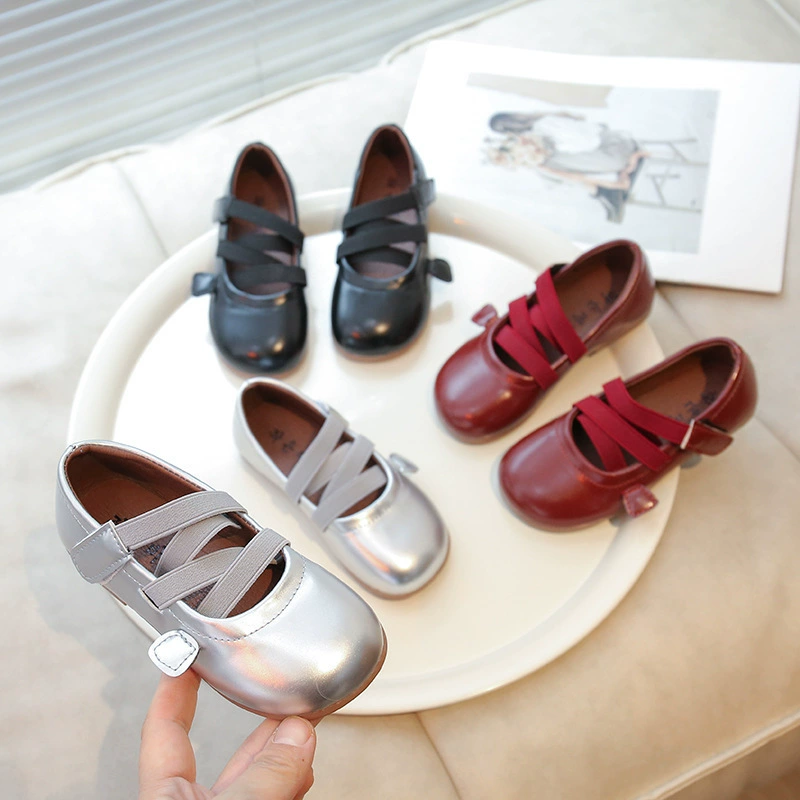 Маленькие кожаные туфли для девочек 2025 Весенние студенческие танцевальные туфли сценические балетные туфли мягкие кожаные удобные одиночные туфли