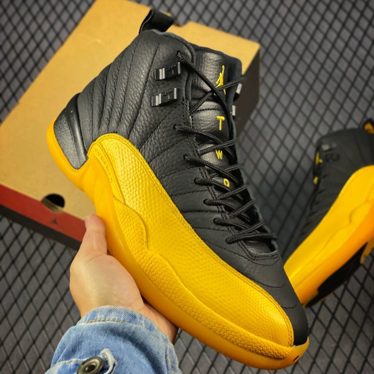 Putian Jordan Aj12 Generation High-Top Real Carbon Air Cushion Basketball Shoes World Cup Easter Wear-Resistant Elastic Men's Shoes New Style