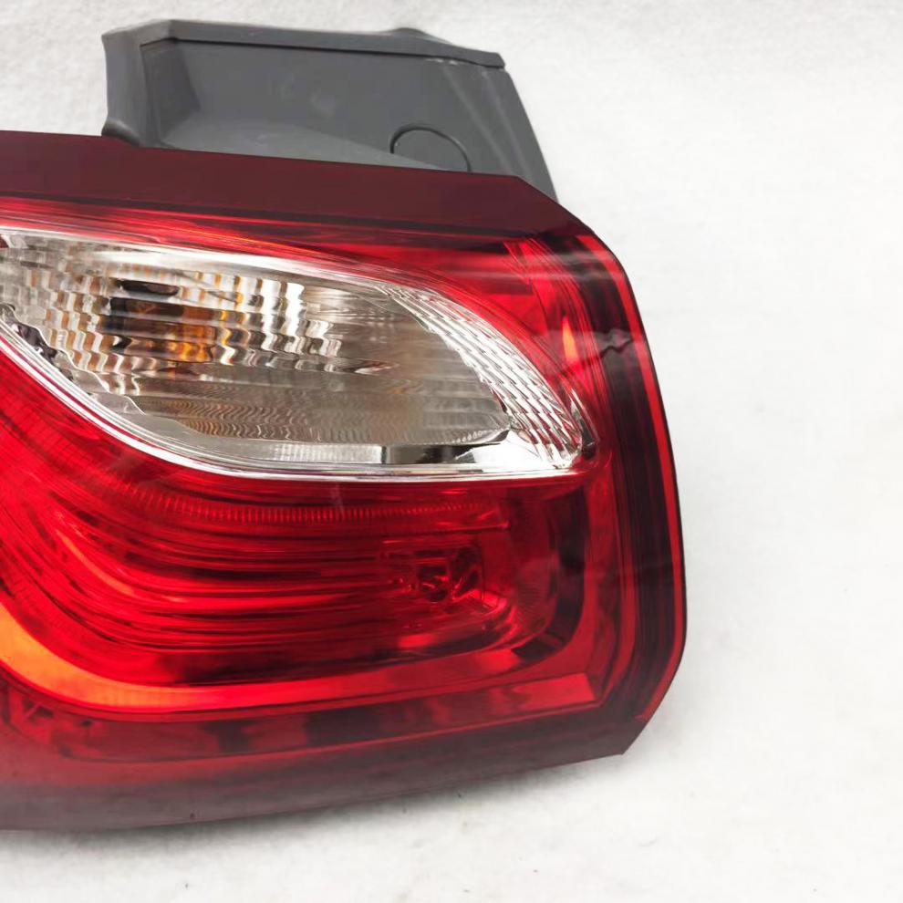 Suitable for 17181920 Models of Chevrolet Explorer Rear Tail Light Assembly, Brake Light, Turn Signal Light Housing, and Reversing Light