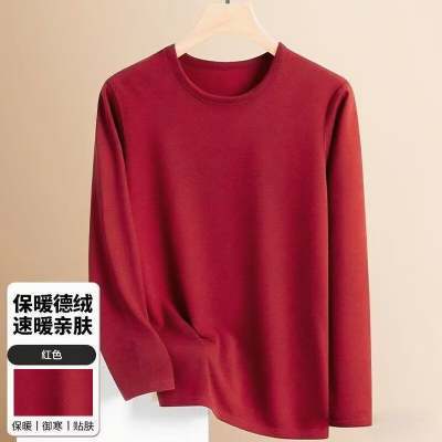 Round neck velvet top.Red