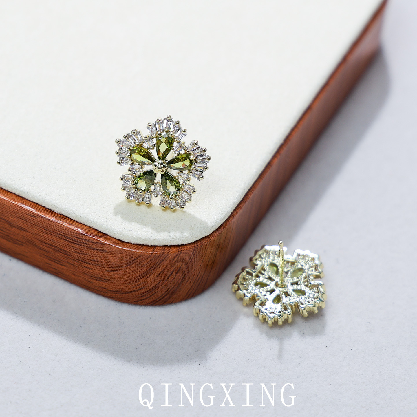 Boucles d'oreilles flocons de neige en zircon vert olive, style forêt, élégantes et polyvalentes, pour jeunes filles._voghion.com