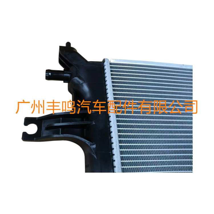 Car Radiator Intercooler 16550-0E010 for Toyota Hilux Diesel Version