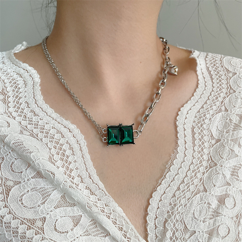 Mode Smaragd Herzform Legierung Halskette Großhandel display picture 12