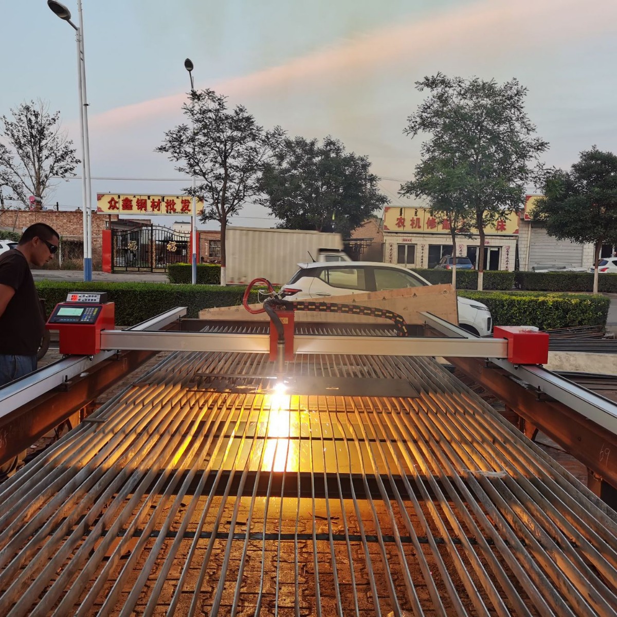 Máquina de corte CNC portátil de llama de plasma portátil ligera de doble propósito para corte de chapa de acero de metal de alta eficiencia y ahorro de energía