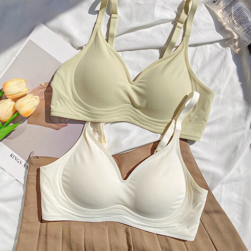Japanese genuine milk silk seamless underwear Women's Big chest small jelly strip gathered soft support wireless bra