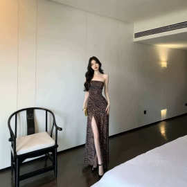 2026年欧美性感辣妹抹胸豹纹夏季印花拼接开叉收腰紧身包臂裙批发