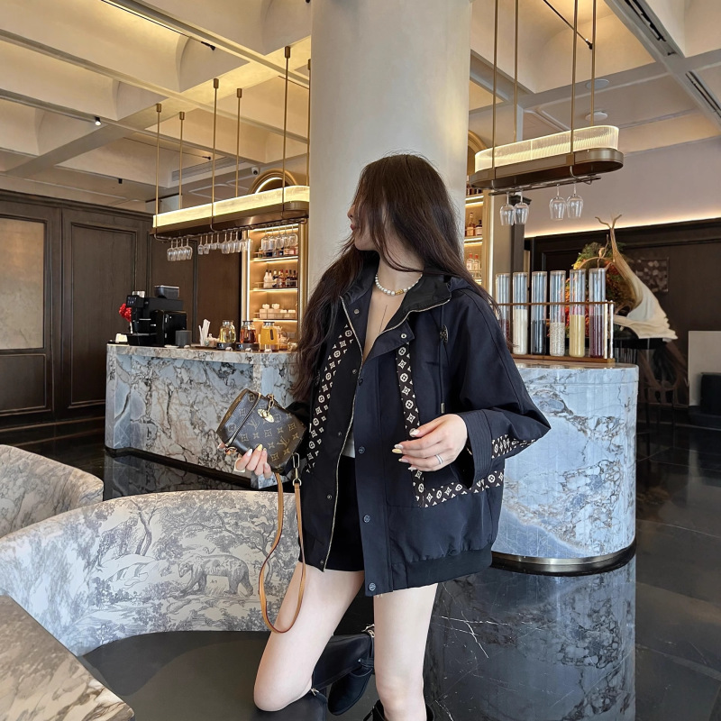 L25秋冬新款法式拼接老花织带设计连帽冲锋衣外套|undefined