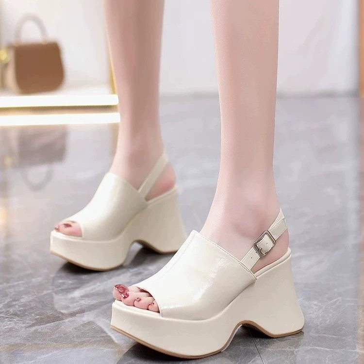 Летние открытые водонепроницаемые платформенные сандалии на толстой подошве с клином и пряжкой для маленьких людей, увеличивающие рост, для пляжа и путешествий, 2025 год