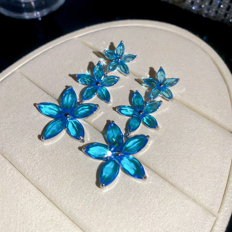 Pendientes de flor de cristal de aguja de plata, cuentas de arroz de cristal, pendientes azules, pendientes de estilo de vacaciones frescas, pendientes de lujo ligero, de alta calidad, mujeres
