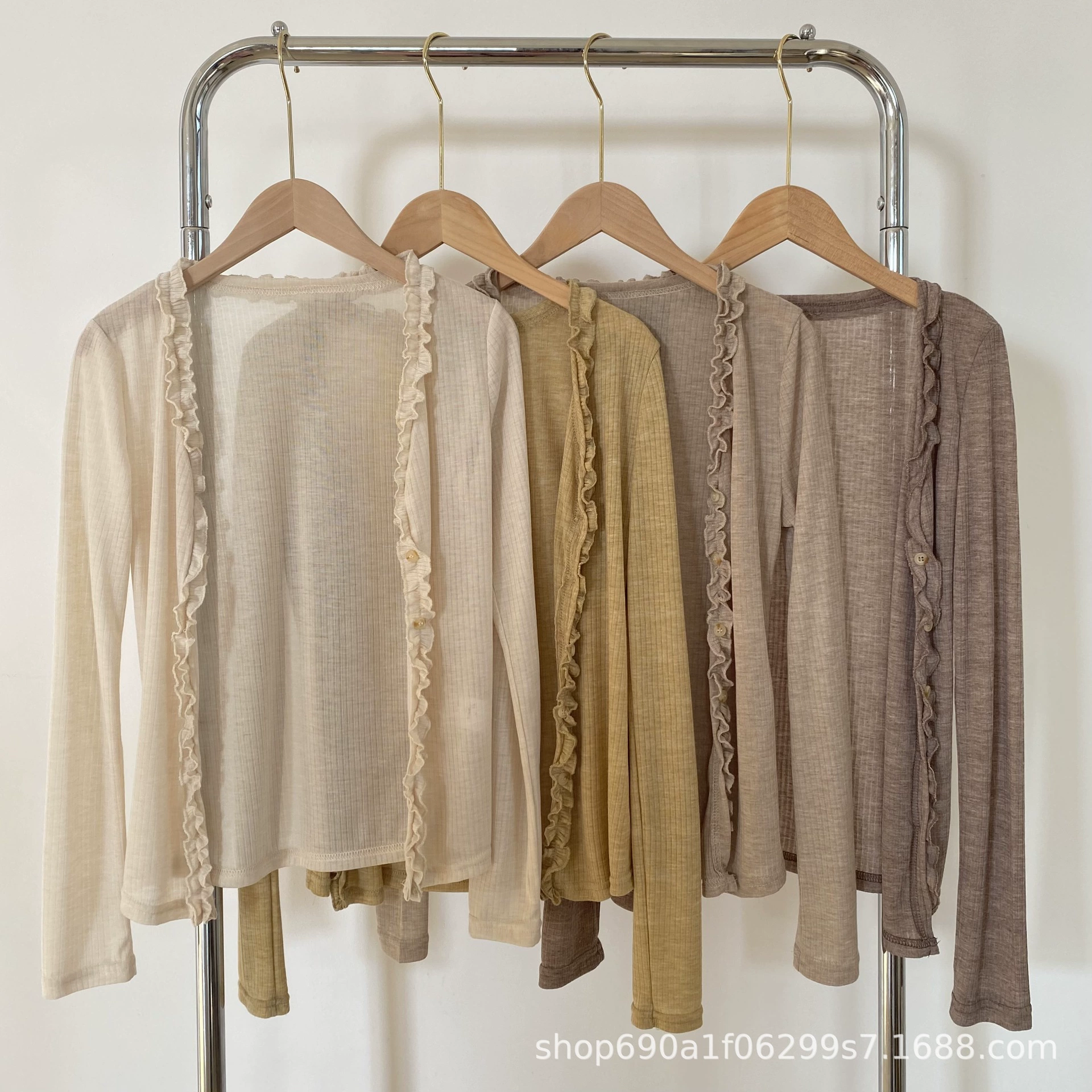 Тенсел планка с деревянными ушками-отделкой кардиган