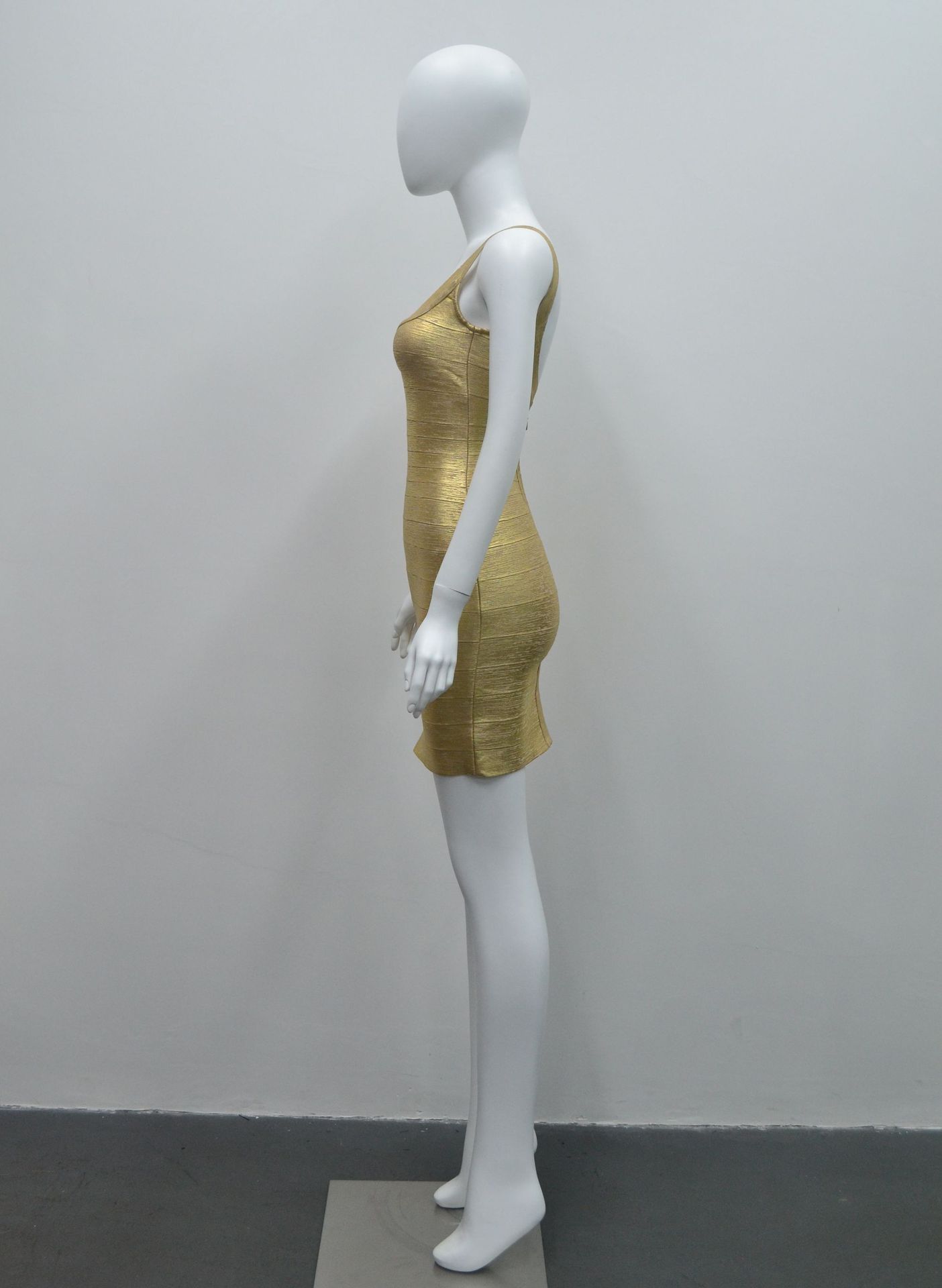 Elegant Low-Cut Bodycon Mini Dress Backless Design Metallic Foil for Parties Clubwear Date Nights Women's Clothing_ecoleips.com