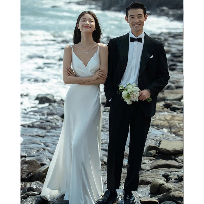 French travel photography light wedding dress sheath slimming sling simple beach outdoor studio photography engagement license small dress