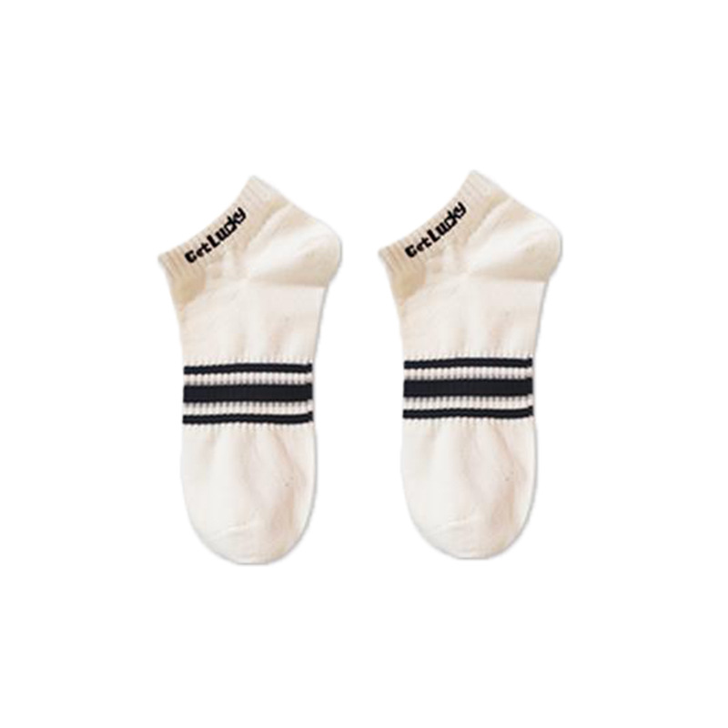 크루 양말 흰색 양말 검은 줄무늬