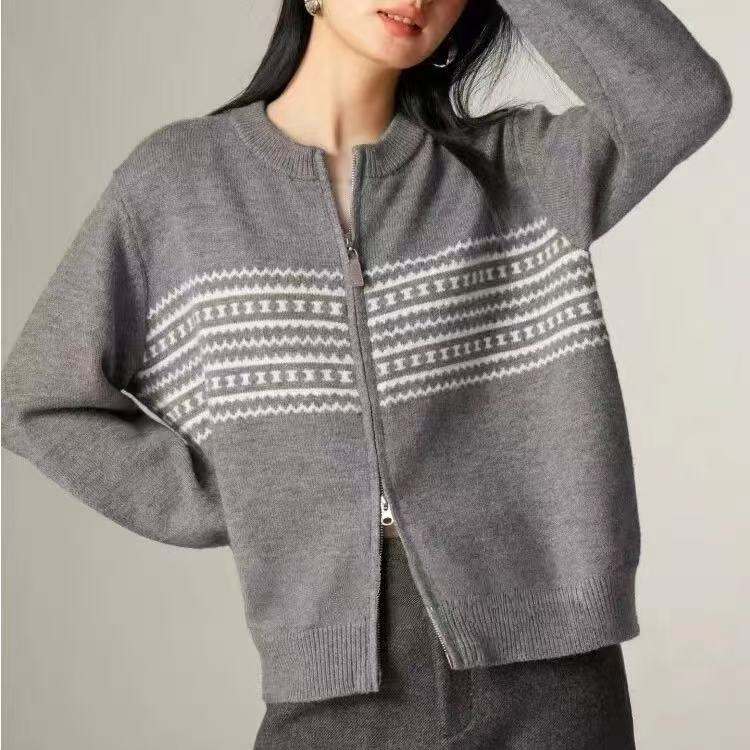 2025秋冬新款复古提花圆领毛衣开衫女设计感双拉链针织开衫女上衣