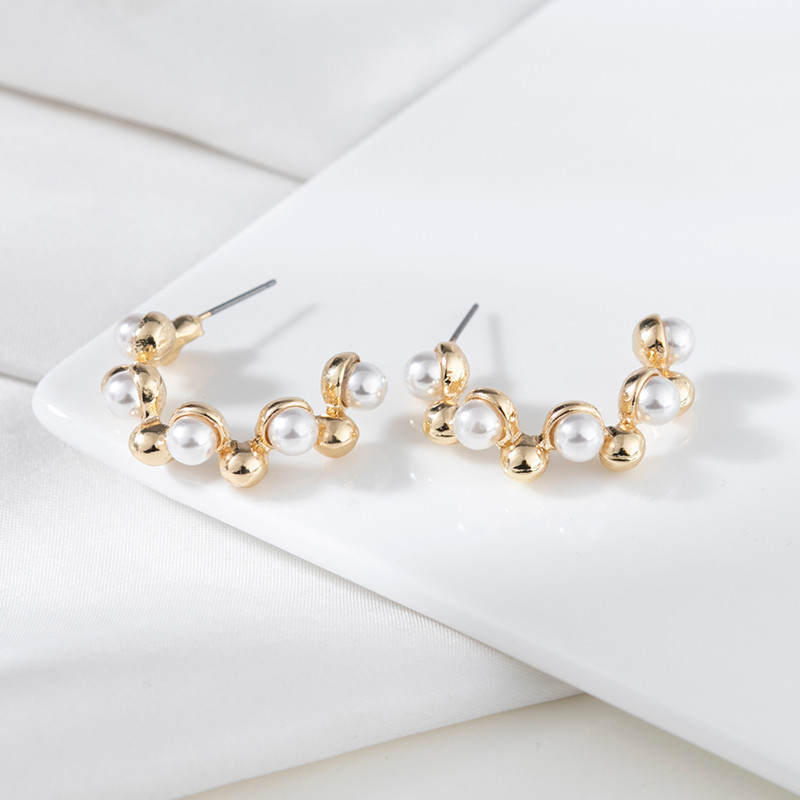 1 Pair Retro C Shape Inlay Alloy Pearl Ear Studs display picture 3