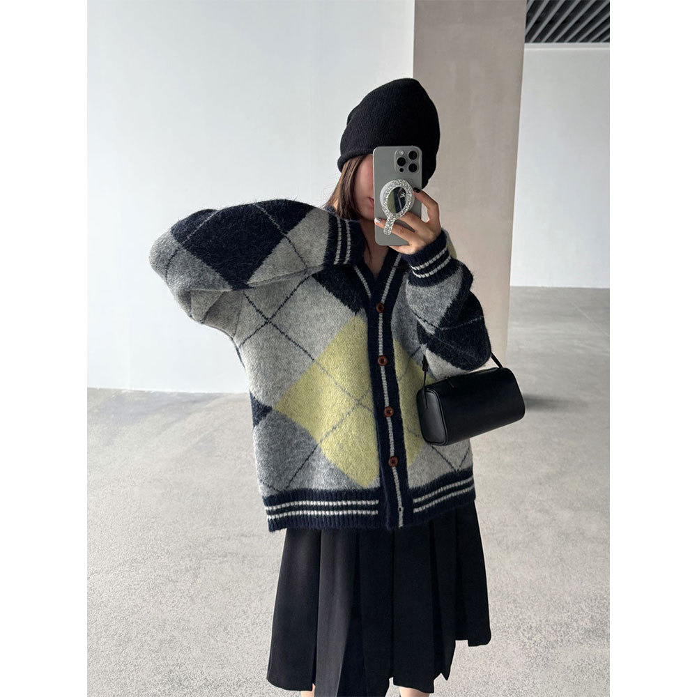 【王琪芝】韩系撞色羊毛菱格针织开衫女冬宽松显瘦毛衣外套WQ063