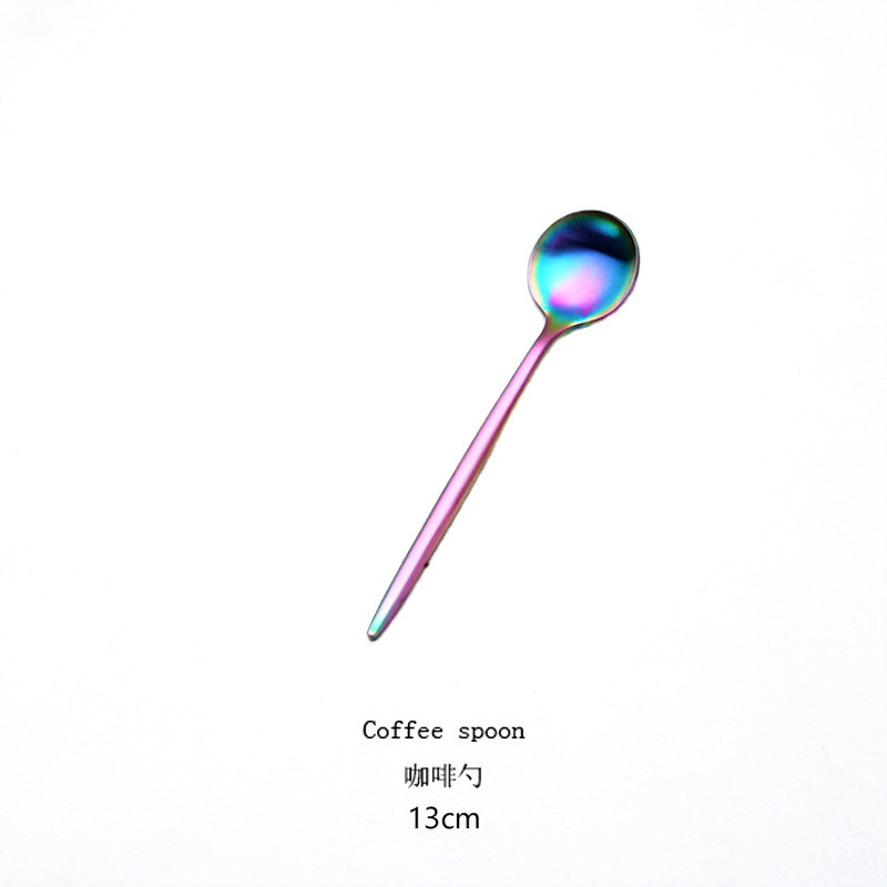 Traje de vajilla de acero inoxidable portugués transfronterizo cuatro piezas principales celebridad de Internet vajilla occidental pintura para hornear cuchara de café cuchillo de carne y tenedor