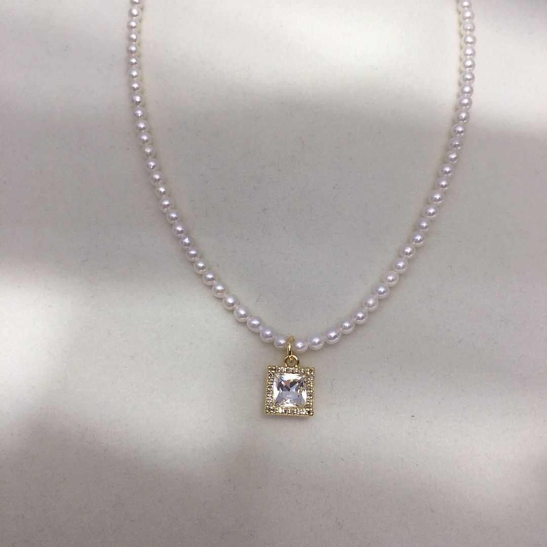 Luxury Pearl Choker Necklace With Magnetic Clasp For Women_voghion.com