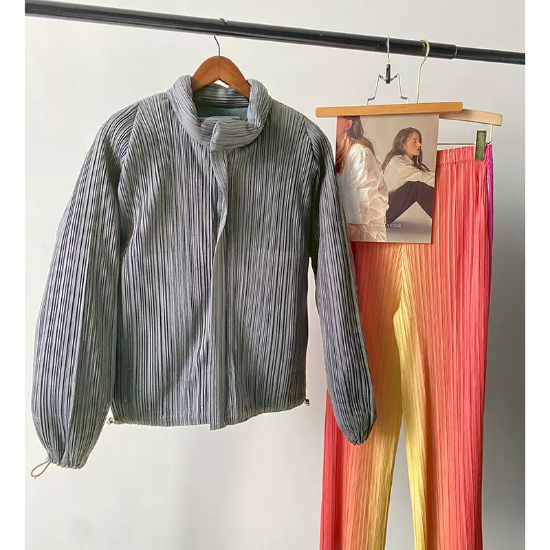 秋冬新款2024时尚压褶休闲棉服双面穿短款立领面包服女士棉服小众