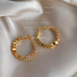 耳钉;耳环;戒指