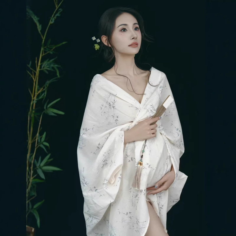 Photography-Themed Maternity Photoshoot in New Chinese Style, Clothing for Pregnant Moms, Belly Photos, Ink Painting Style Shooting, Long Dress Photography-Themed Maternity Photoshoot in New Chinese Style, Clothing for Pregnant Moms, Belly Photos, Ink Painting Style Shooting, Long Dress
