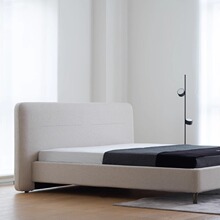 北欧布艺床现代简约简洁设计师双人主卧床高端棉麻意式极简软包床
