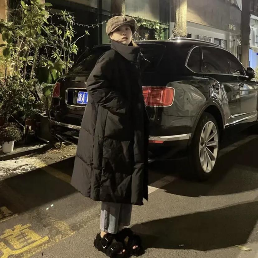 2023 Neue Baumwolljacke für den Winter, heiß verkaufte, übergroße Baumwolljacke mit Nischendesign-Feeling, wattierte Jacke mit verdicktem Mantel, langer Stil_voghion.com