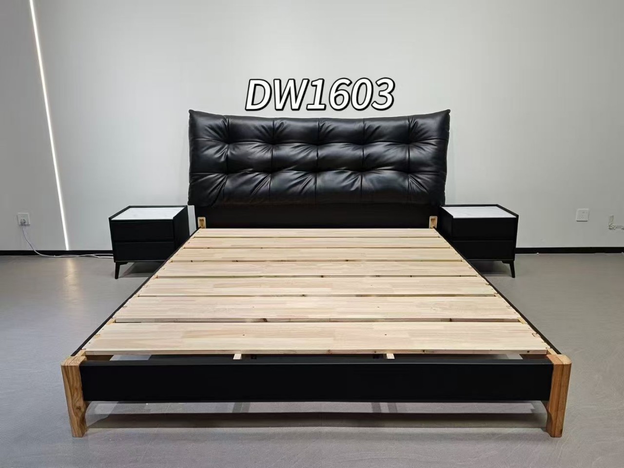 Top-Layer Cowhide Bed Modern Simple High-End Luxurious Master Bedroom Large Bed 1.8m Same Model as In-Store Large Black Cow Bed