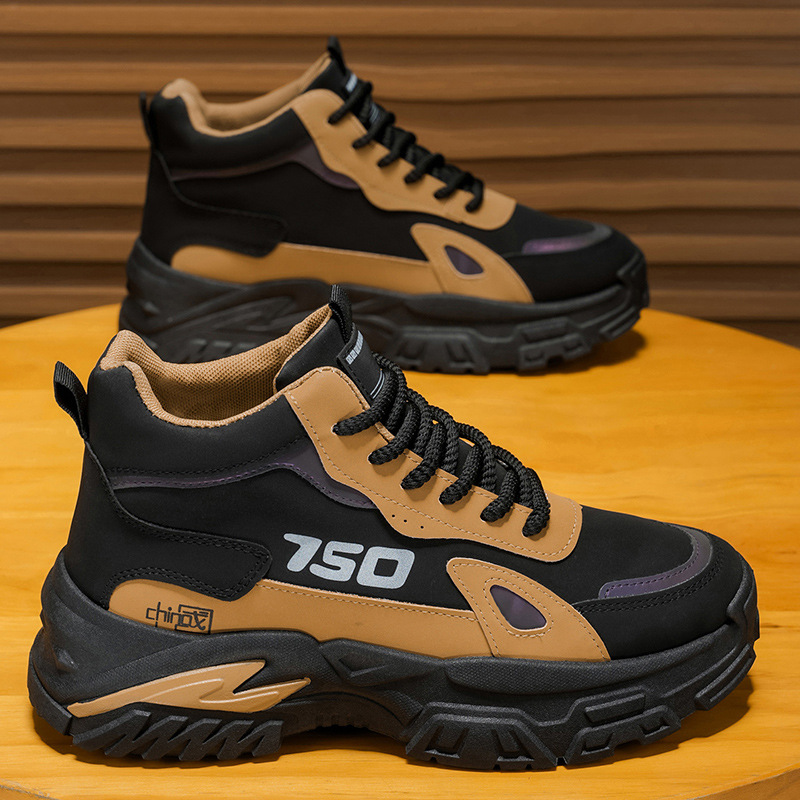 Zapatos de hombre de alto impacto otoño / invierno 2025 nueva moda botas casuales Martin, moda versátil, zapatos deportivos antideslizantes con suela gruesa