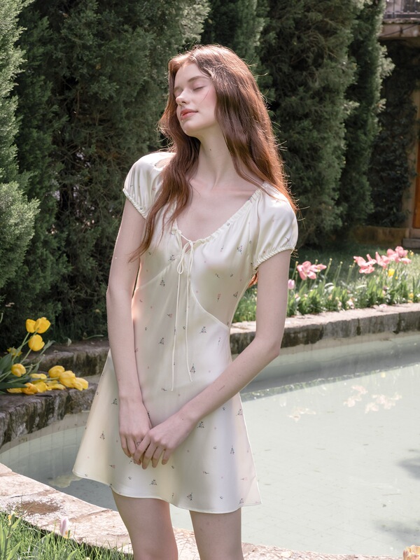 2026 Silk Nightgown French-Style Vacation Sexy Outerwear Sleepwear Mulberry Silk Light Luxury Dress Luxurious Silk