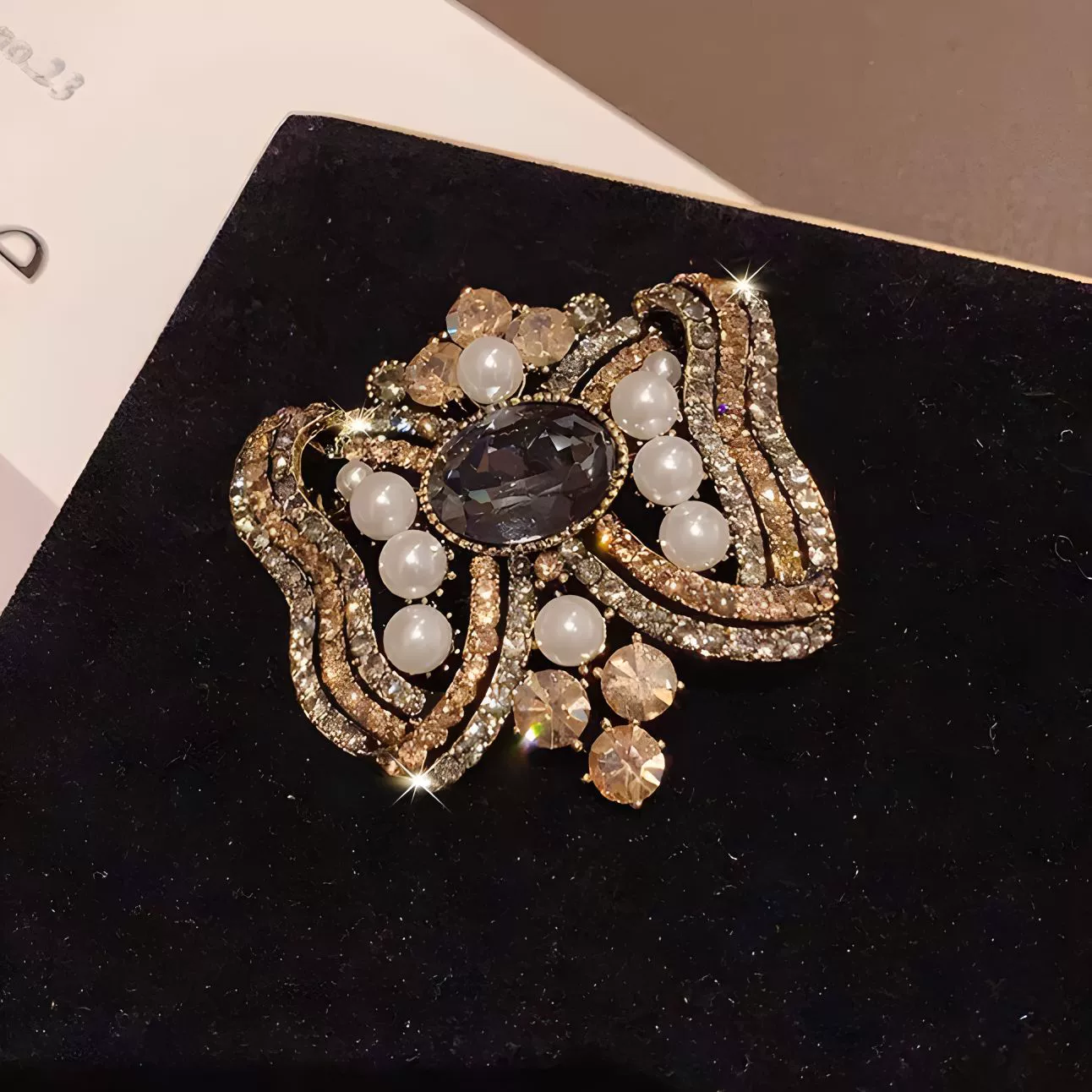 ПRetro high-end small design brooch, sophisticated pin with bow lapel pin, accessories, trend of season
