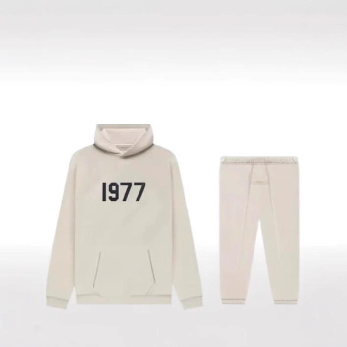 New Autumn and Winter Men's Casual Sports Suit, Minimalist Style “1977” Digital Print Hooded Sweatshirt, Two Pieces New Autumn and Winter Men's Casual Sports Suit, Minimalist Style “1977” Digital Print Hooded Sweatshirt, Two Pieces
