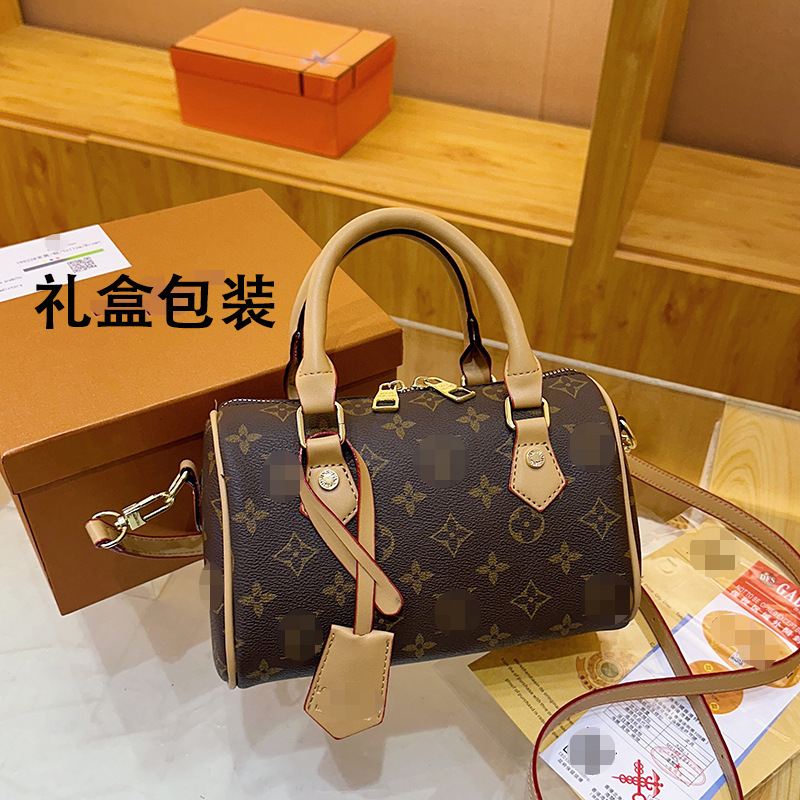 Cross-Border Classic Monogrammed Handbag, Fashionable and Versatile Large-Capacity Boston Bag, High-End Shoulder and Crossbody Bag Cross-Border Classic Monogrammed Handbag, Fashionable and Versatile Large-Capacity Boston Bag, High-End Shoulder and Crossbody Bag